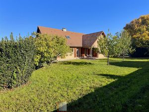 Villa 9 Pièces environ 250 m2 habitables avec terrain 2000 m