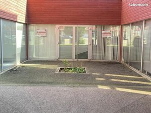 Local commercial 99 m²