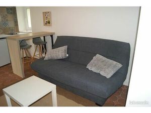 A louer plein centre du Luc Beau Studio Meublé avec grand jardin et terrasse