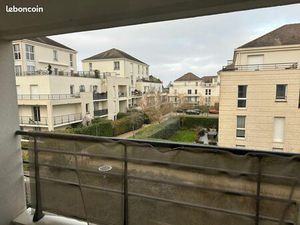 Appartement T2 45 m² et 1 place de parking à Montigny le bretonneux centre Village