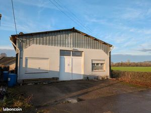 A louer : Local à usage d’entrepôts ou d’atelier