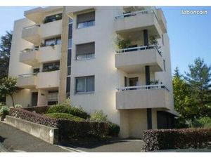 CHAMALIERES : Appartement F 1 de 30 m² + Terrasse de 8m² + Parking + Cave