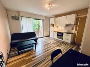 Studio meublé avec balcon