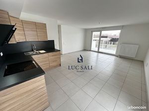 Appartement F3 66 5m² balcon  parking couvert