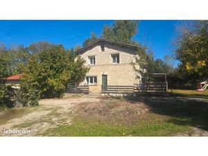 Maison en pierre terrain 11000m² hors agence