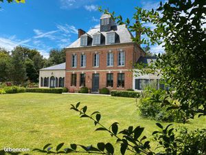 Demeure de Maître avec Clos Historique & Piscine – Un Havre de Charme à 1h30 de Paris – Id