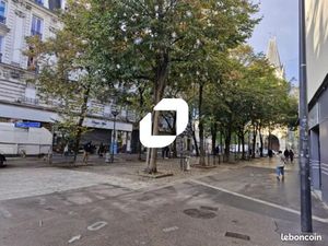 Local commercial 64 m²