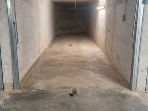 Box double fermé sécurisé avec prise électrique et éclairage