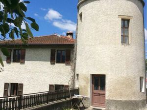 Brié et Angonnes  maison mitoyenne de 160 m2 avec tour