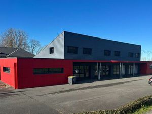 À vendre local + dépôt avec forte visibilité