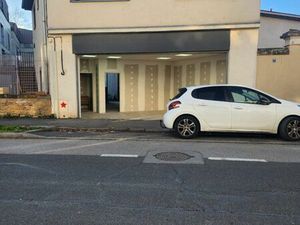 à louer – local commercial – neuville-sur-saône (centre-ville