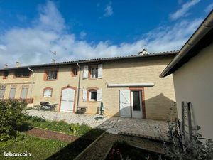 Corps De Ferme 220 M2 . Maison + Appartement