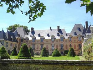 Chateau 50 pièces 2940 m²