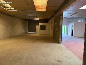 Loue local 250 m2 1950HT