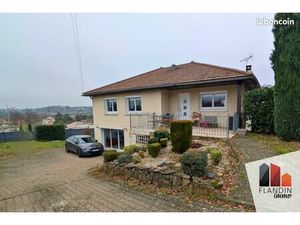 Maison 8 pièces 203 m²