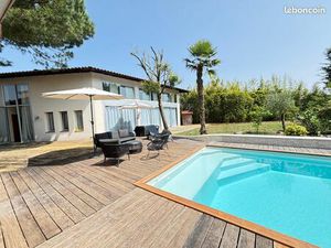 Maison 7 pièces - 220m²