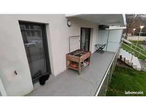 Location T2 meublé et sécurisé 42 m2 dans résidence standing LONS
