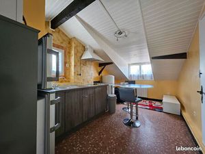 A louer F2 meublé à PAU  20 rue Dévéria  proche Saint-cricq et centre ville