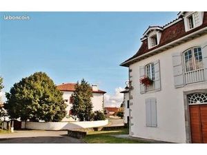 Logement contre heures de travail