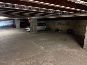 Lot de 9 places de parking