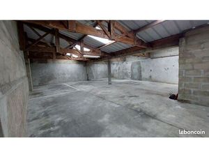 Local de stockage 100 m²