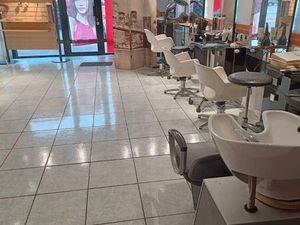 Fonds de commerce Salon de Coiffure Femme / Esthétique à Bellefontaine