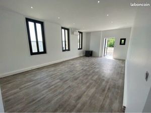 Bureaux / local commercial visible RN89 / à coté de Burger King et IGC