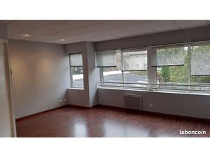 LOCAL PROFESSIONNEL 42 m2 CAUDERAN