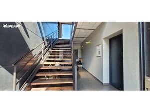 Local 54 m² PLAISANCE DU TOUCH