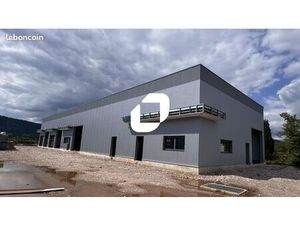 Local d'activité 270 m²