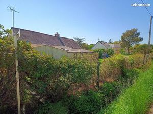 Vends maison avec grand terrain de 7208 m2