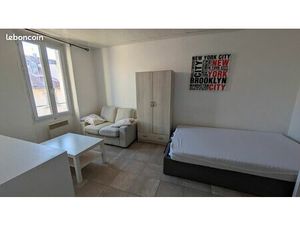 Petit studio meublé Bandol centre