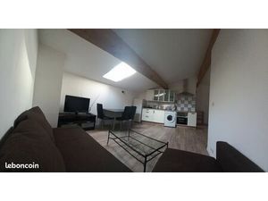 Belgentier cœur de village location T2 40m² Bail MEUBLE libre 02/01/26