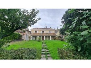 Immeuble 401 m² Cavignac