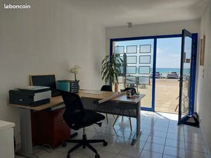 Local commercial en front de mer