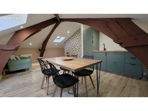 T1 bis rénové – Centre-ville de Riom – Calme – Vendu meublé