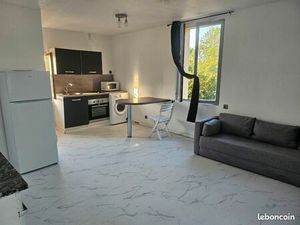 Studio meublé à Moulineaux