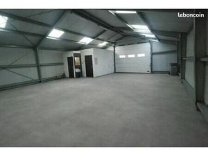 Entrepôt / local artisanal – 120 m² à louer