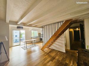 St Simon proche La Ramée  T2bis avec terrasse  parking et cellier