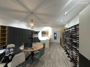 Local d'activité 1 915 m²