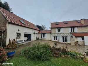 Grande maison familiale Buchelay village