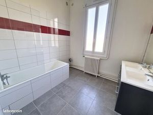 Pour investisseurs : t3 loué rénové avec garage