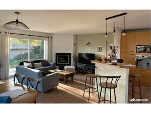 Maison au centre de Canejan