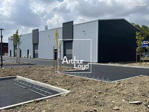 Local commercial 830 m²