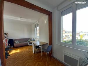 Appart 49m2 place mairie