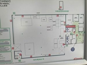 Local d'activité 953 m²