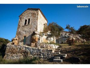 Pigeonnier restauré avec grotte sur 2200 m2 de terrain. ⭐