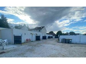 Grande maison plus résidence sept appartements