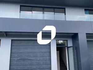 Local d'activité 252 m²