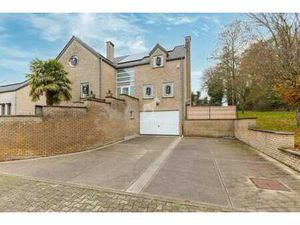 Villa avec 5 chambres + jardin + garage à vendre